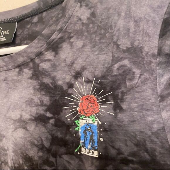 Zummiez Empyre Yohanna Skeleton hand graphic witchy Tie Dye Crop T-Shirt goth -M - Picture 4 of 8